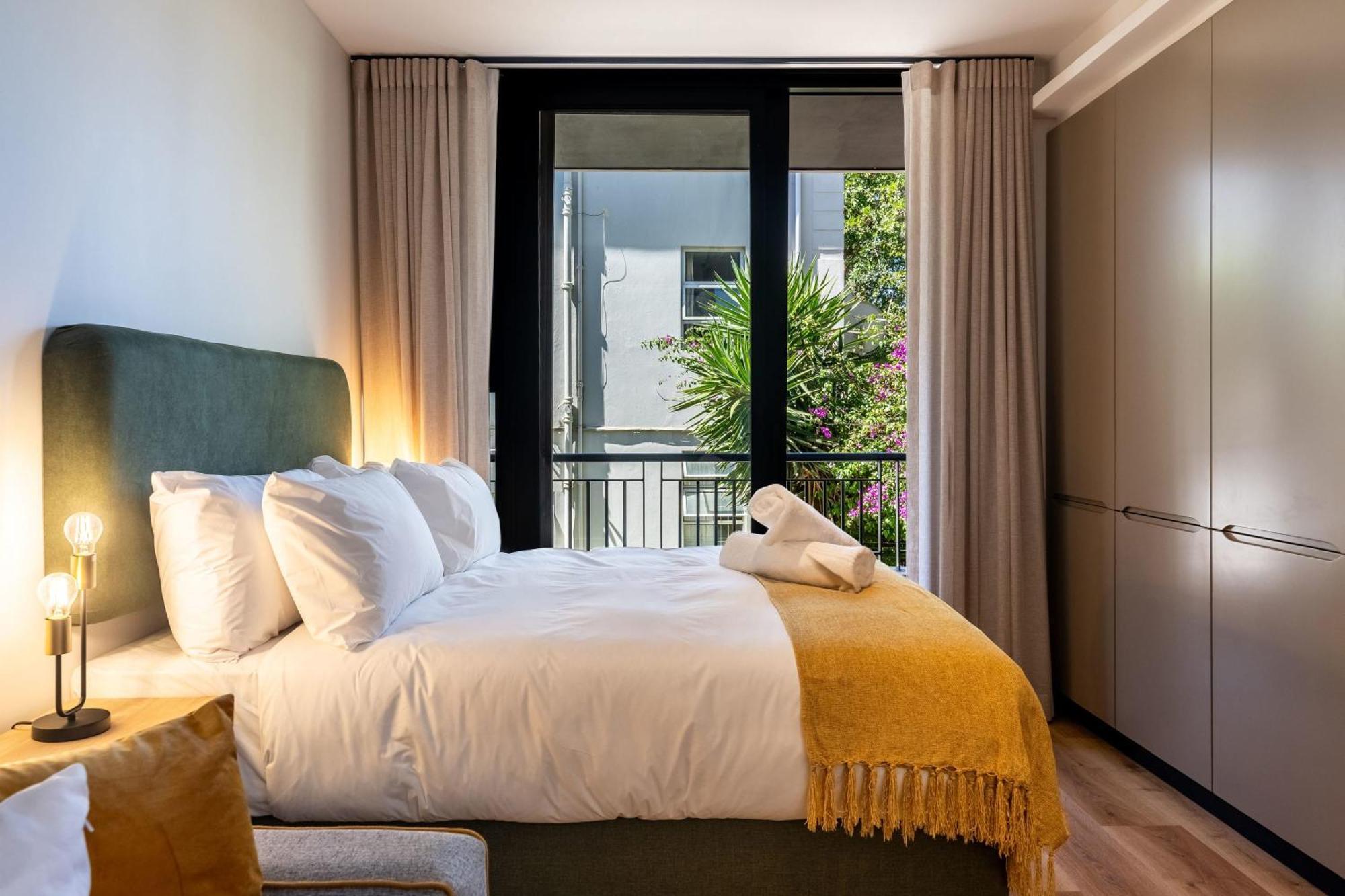 103 - Marvol On Hall Sea Point * Cape Town